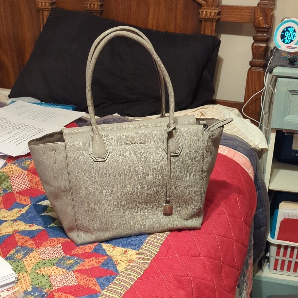 Michael Kors Gray Tote with Textured Sophistication